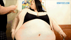 fat-man-brett:  brendakthedonutgirl:  snugpants: A belly like