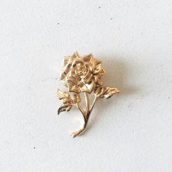 thegolddig:  Gold Plated Rose Pin(more information, more gold)