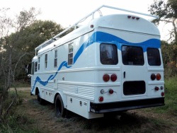 utwo:  Tiny Bus House© tinyhouseswoon