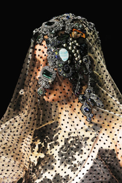 couture-details:  Spring/Summer 2019 Mary Katrantzou   Photos: