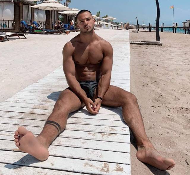 boyfarmjournal:hotmenandfeet:https://boyfarmjournal.tumblr.com/archive