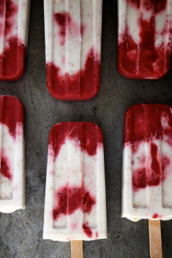 gastrogirl:  roasted strawberry and toasted coconut popsicles.