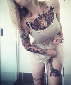 itattoobabes:  girls ladies wome girl arms in tattoos girl tattoo