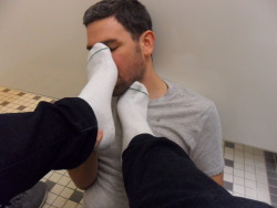 soxnjox:  yngrawcumdump:  Met up with the HOTTEST sock sir today.