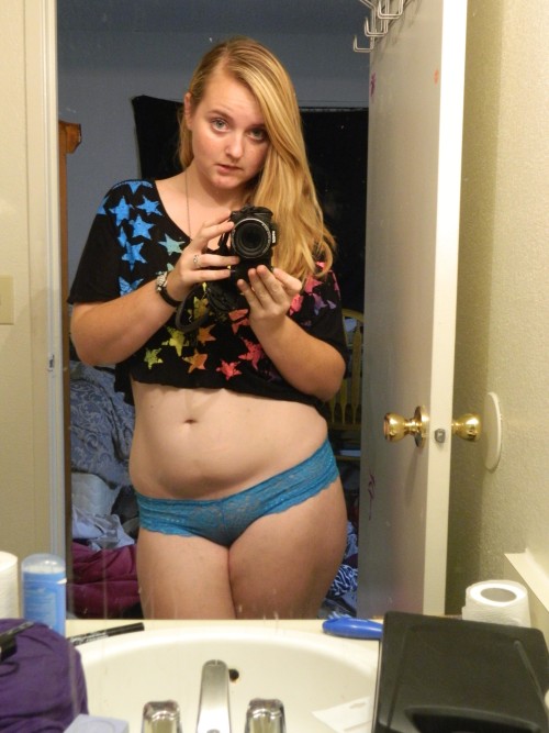 leah-tuby21:  MelissaPics: 69Naked pics:  Yes.Looking for: Men/WomenLink