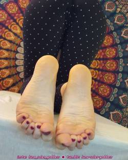 luna-soles-goddess:  👇👣 … #feet #feetstagram #wrinkledsoles