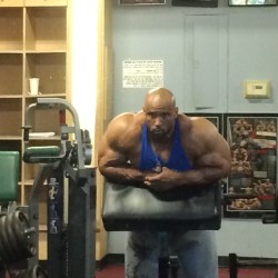 drwannabe:  Juan Morel. delts as big as his head