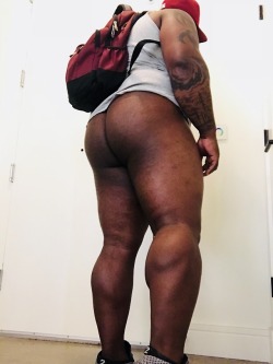 damnuthick2:  Damn I’m late, hope I have everything!