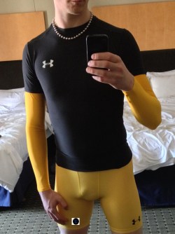 fycompressionshorts:  lostyankee:  More lycra, by request  FUCKING