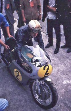 theclubhousecafe:    Mike  “The Bike” Hailwood ~ Benelli