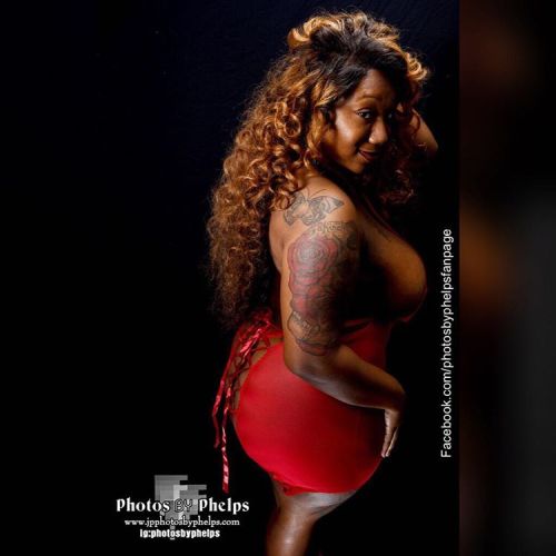 Juju @theoriginal_judy rocking a sexy red lace lingerie. #photosbyphelps #sexy #catalog #dress #plus  #makeup #plussize  #imnoangel  #round #backside  #baltimore #thewire #fashion #fashionblog #manik #dmv #volup2isdiversity #celebratemysize  #losehatenotw