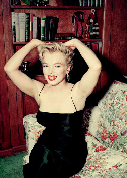 beauvelvet:  Marilyn Monroe photographed by Milton Greene during