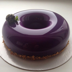 taktophoto:  Mirror Marble Cakes By Russian Confectioner Are