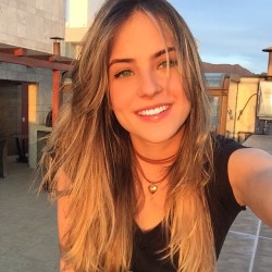 cada saudade tem um porquê, ou por quem.