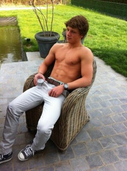 those-cute-boys:  justthingsipost:  Hottt♥_♥  Click Here