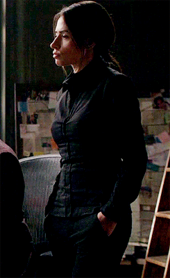 emmy-rossums:  Shaw with her hands in her pockets. You’re welcome.