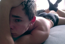 tfootielover:  undietwink:  He looks sexually frustrated.  or