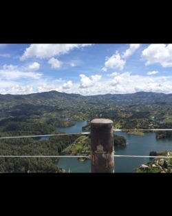 #guatape #pueblo #Colombia #elpenol #elpeñol #bigassrock almost