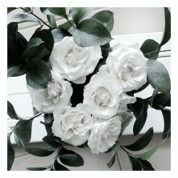theiconcreative:  And then there’s #shopbought #roses  #whiteflowers