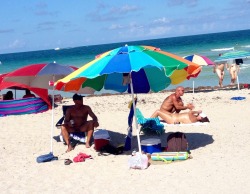 Amateurlovin: Just another day at the beach…  Enjoy more