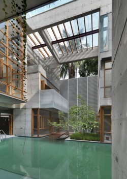 tropicale-moderne: SA Residence by Shatotto Architects // Dhaka,
