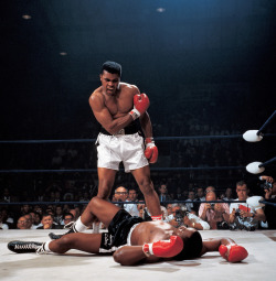 FIFTY YEARS AGO TODAY |2/25/64| Cassius Clay defeated world