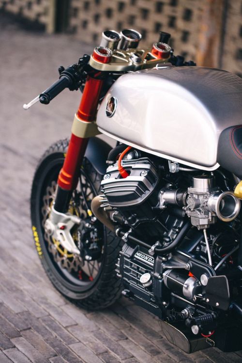 caferacerpasion:  Is the perfect motorcycle? â€ªSacha Lakicâ€¬ â€ªwith â€ŽHondaâ€¬ CX500 Cafe Racerâ€¬.Disfruta de todas las fotos de Sacha Lakic Design y su preciosa moto:http://www.caferacerpasion.com/sacha-lakic-y-su-honda-cx500-cafe-racer/