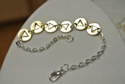 pwnlove:  Scores of Style: Legend of Zelda Song Bracelet  Do