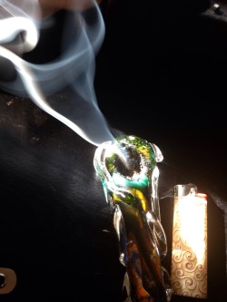 shroom-goddess:  Smoking a bowl out of my sisters pipe and I