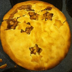 squidbiscuit:  Mom made apple pie with falling stars….I believe