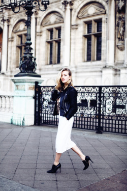 justthedesign:  Sarah Mikaela is wearing a Reiss black leather