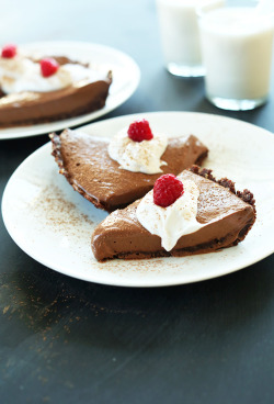 do-not-touch-my-food:  Chocolate Silk Pie 