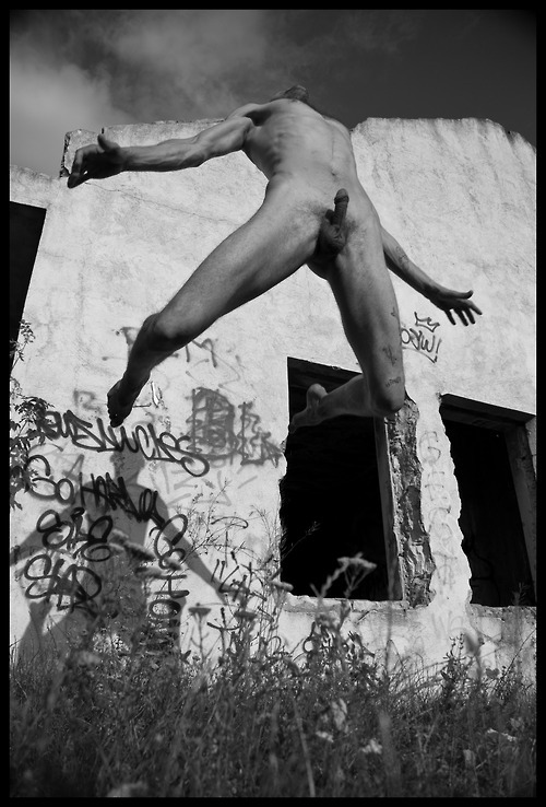 always-nude:  always-nude.tumblr.com