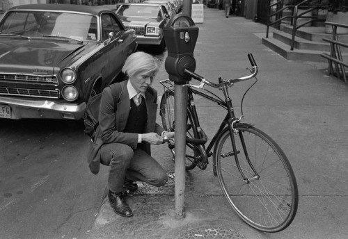 twixnmix:  Andy Warhol photographed by Robert Levin   on East