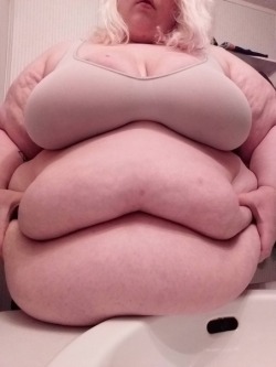 fattty-gainer: Double belly (unknow) 