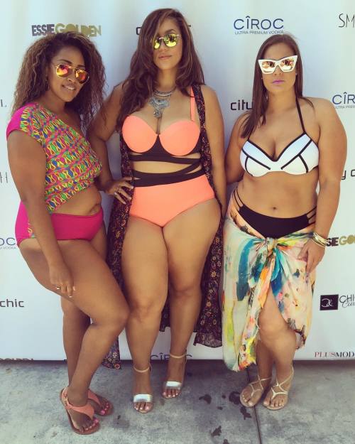 planetofthickbeautifulwomen2: The Beautiful Amazon Curvy Model Erica Lauren and Friends @ The Golden Confidence Pool Party 2016, Los Angeles