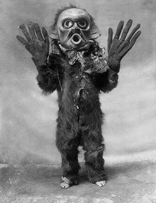 Edward S. Curtis, Kwakwaka’wakw ceremonial dress and masks