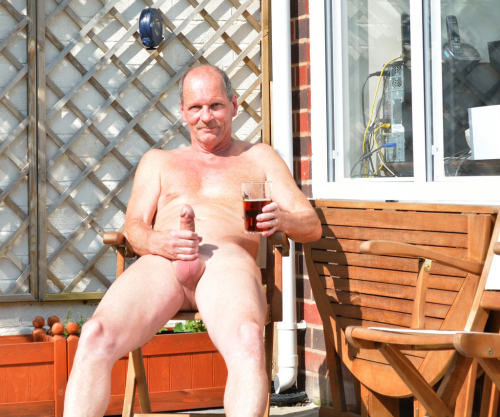 captainscouse:  MICK.From,MORETON,WIRRAL,UK.EXHIBITIONIST, LOVES BEING EXPOSED ON THE WEB.  Wow !!! very nice… seems to be a nice, hot afternoon. Your cock is so big and hot… like to see more from you both !!!