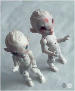 bluoxyde:  A couple more pictures of the two chibis~ I’d really