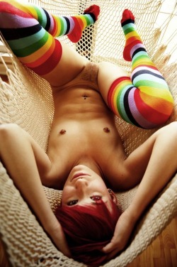 boyish-straight-girls:  dyed red hair + nipple piercings + small