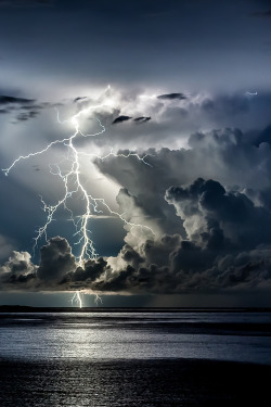 plasmatics-life:  Thunderstorm - Dubrovnik by Edin Dzeko | (Website)