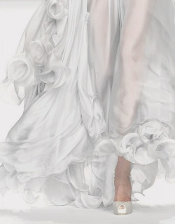 wink-smile-pout:  Alessandro de Benedetti Spring 2008 Details 