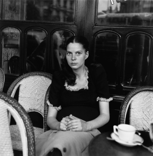 Louis Stettner - Café Pigalle, 1951 Nudes & Noises  