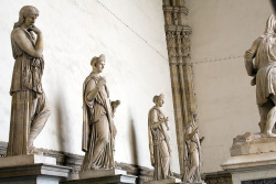 marmarinos: Ancient Roman statues in the Loggia dei Lanzi in