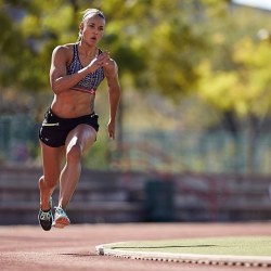 girlmeetsstrong:  Run after your dreams and fly towards your goals | Photo by @underarmourwomen #girlmeetsstrong #running 