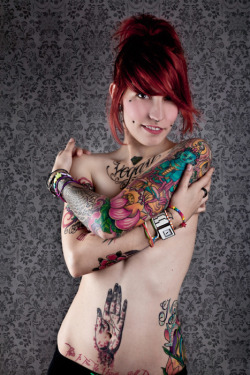 #Tattoo #TattooGirls #TattooLife #LaPrimeraLives ( Twitter: @razorpunker