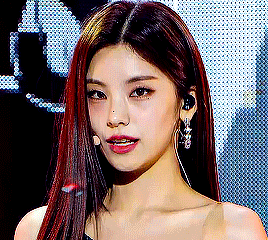 itzytual:  YEJI X CHESHIRE ERA