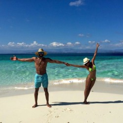 soulsociety101:D Wade & Gabrielle Union enjoying beach life.
