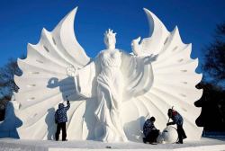 asylum-art: The impressive giant sculptures of the Harbin Ice