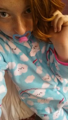 harleyandhermrj:  I do love this onsie, it makes me feel so little